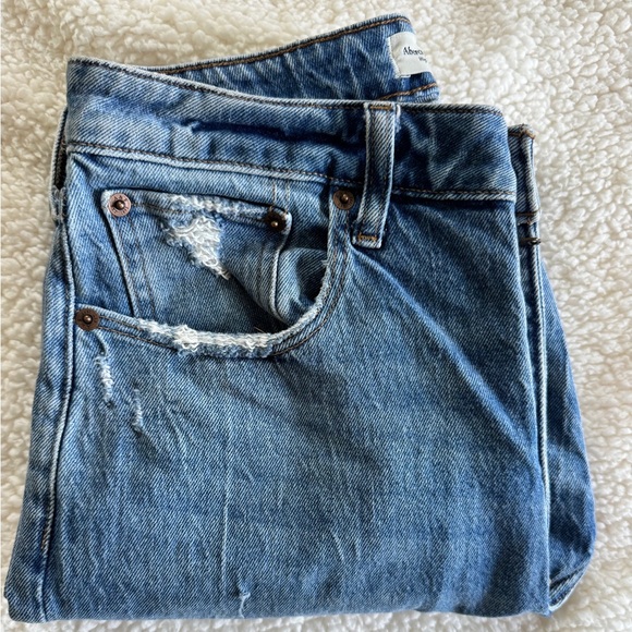 Abercrombie Fitch High Rise Mom Jean Curve Love Blue Denim Distressed Size 28 - Picture 9 of 9